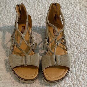 PIKOLINOS Women's Cream Strappy Sandals